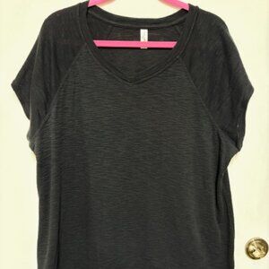 EXERTEK WOMENS V-NECK BLACK WEAVE V-NECK TUNIC. SZ. 1X